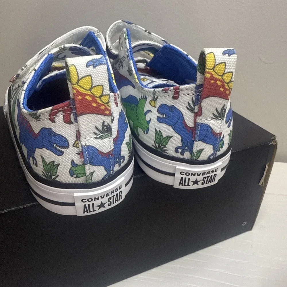 Converse Chuck Taylor All Star Toddler Boys Shoes Size 9 kids Dinosaur shoes